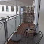 Spacious Stylish Scandi In Linden-mitte
