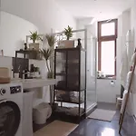 Spacious Stylish Scandi In Linden-mitte