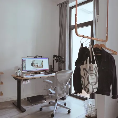 Апартаменты Spacious Stylish Scandi In Linden-mitte *