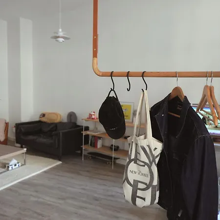 Spacious Stylish Scandi In Linden-mitte Hanóver