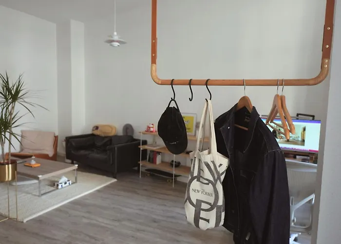 Spacious Stylish Scandi In Linden-mitte 汉诺威