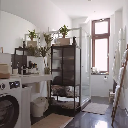 Spacious Stylish Scandi In Linden-mitte